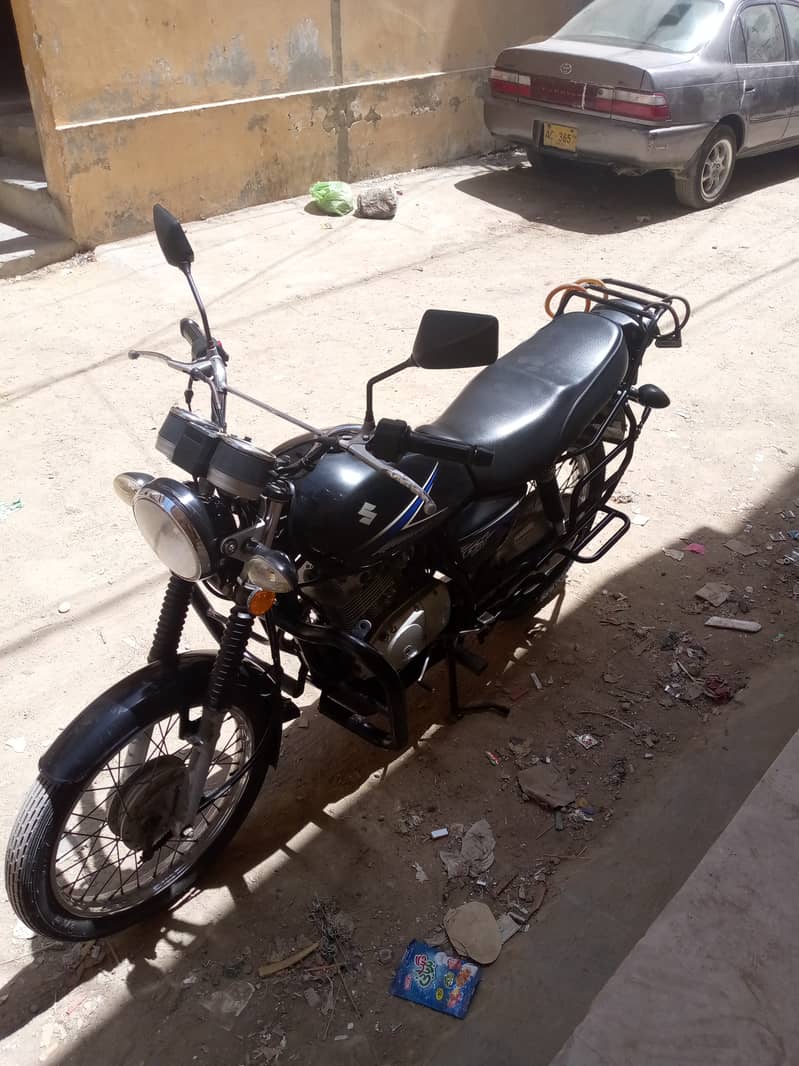 Suzuki GS 150 2022 5