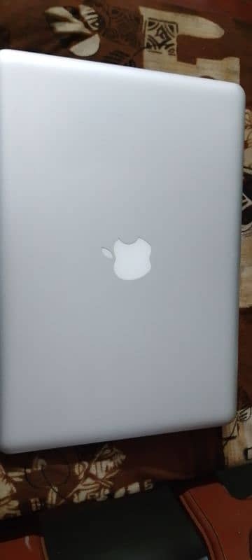 Macbook pro core i5 13 inch display 0
