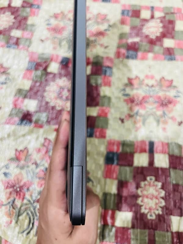 Macbook pro 2019 i9 32gb 512gb 6gb graphics card 3