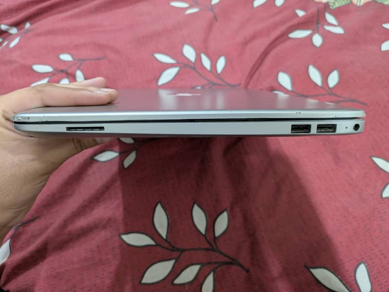 HP i5 10th Gen 8/128 + 1TB - 15 Inch Touch Screen Laptop 2
