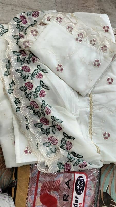 Brand New premium quality fancy bed sheets on cheap rates 3