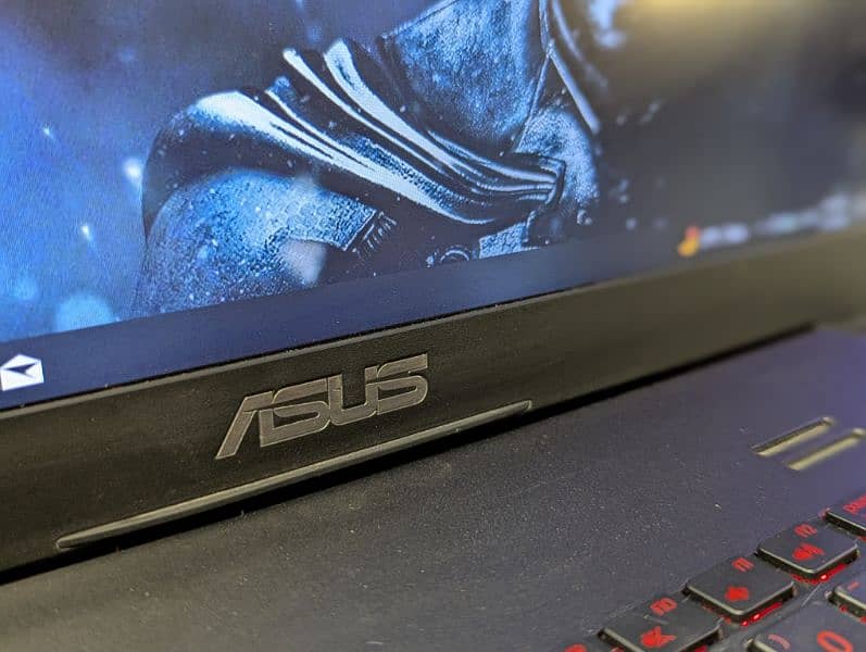 Asus Rog I7 6700HQ 6th + GTX 960 + 512GB M. 2 + 16GB DDR4 Gaming Laptop 5