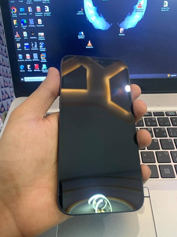iPhone 12 64 GB 0
