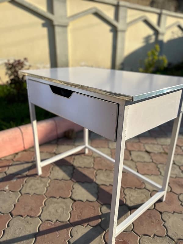 white study/laptop table 0