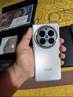VIVO X200 pro  16/512--0323-1196045 My WhatsApp number