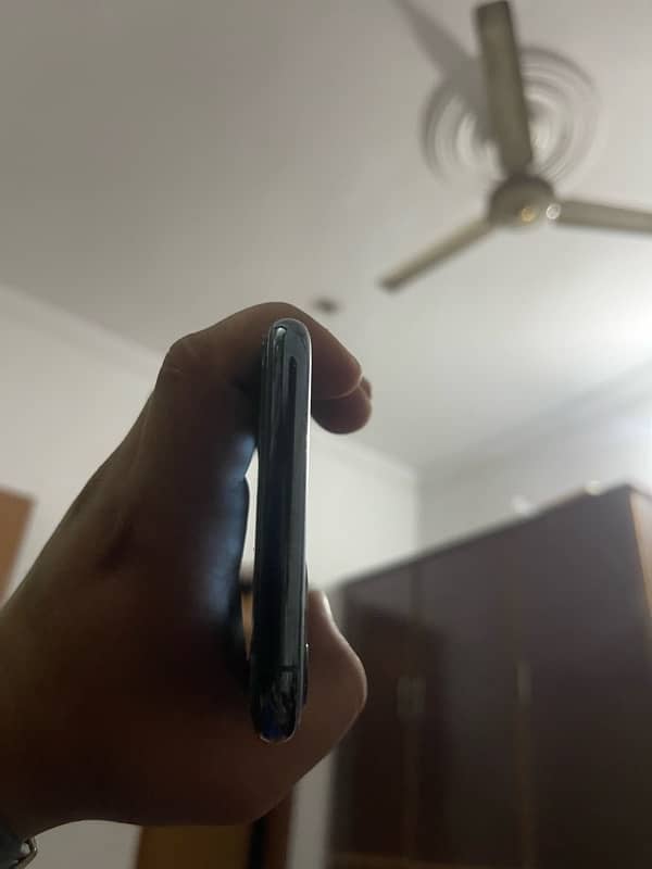 IPhone 11 Pro Max 256 non pta Factory unlock 4