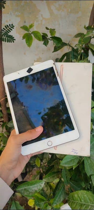 ipad mini 5.64gb power button not working penal full working 2
