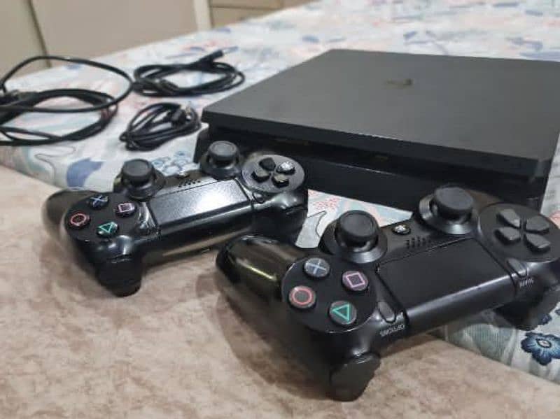 PS4 Slim, 3TB, 2 controller, 50+games, Special Chip jailbreak 4