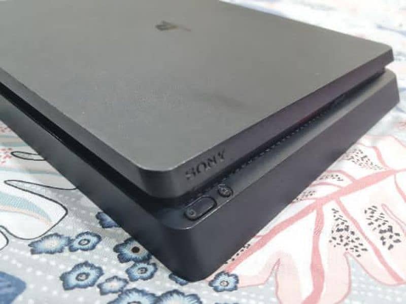 PS4 Slim, 3TB, 2 controller, 50+games, Special Chip jailbreak 8