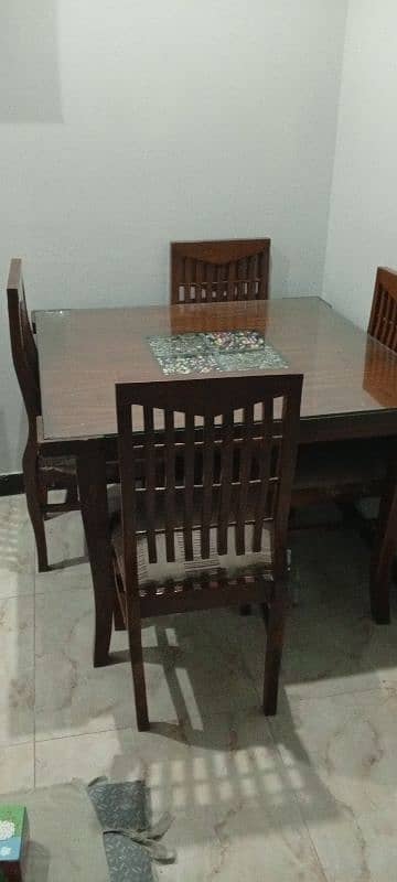 Dining table 0