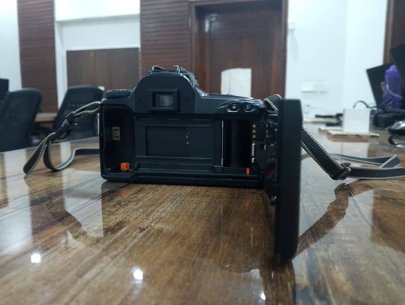 Canono Eos 3000 4