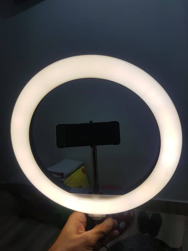 tripod stand with ring light 2