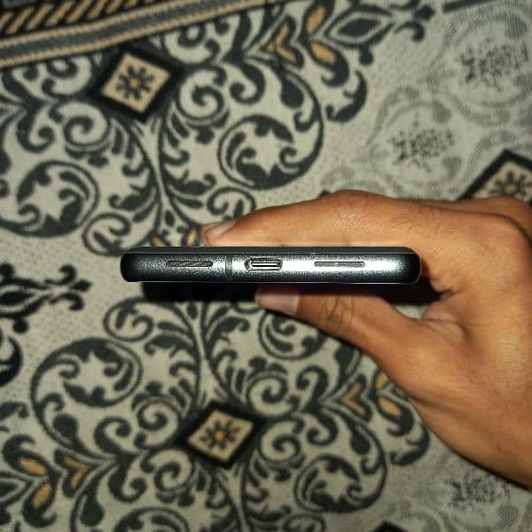 Google Pixel 7 4