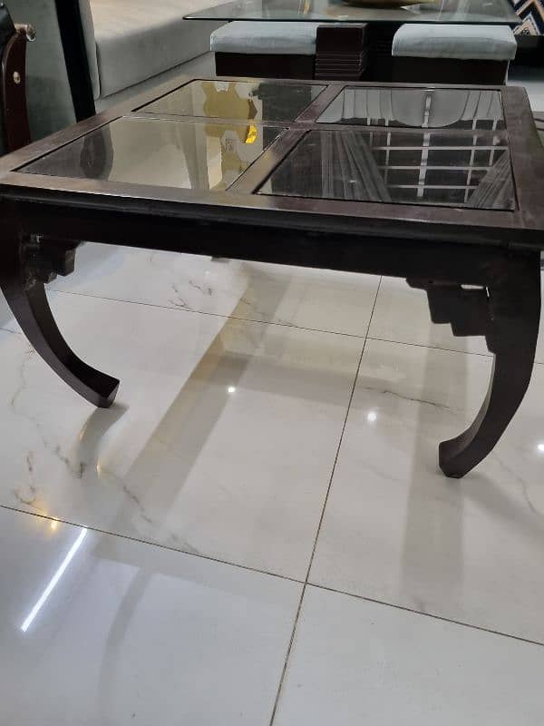Centre table in good condition 1