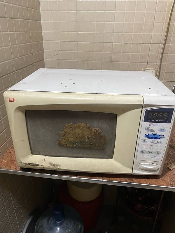 Dawlance Microwave Oven 1