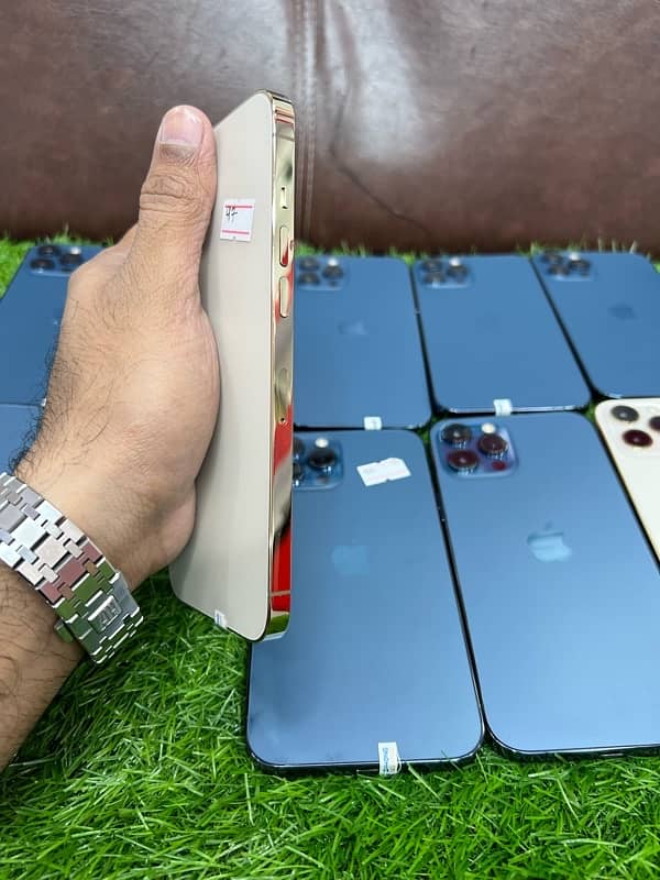 iphone 12 Pro Max 1