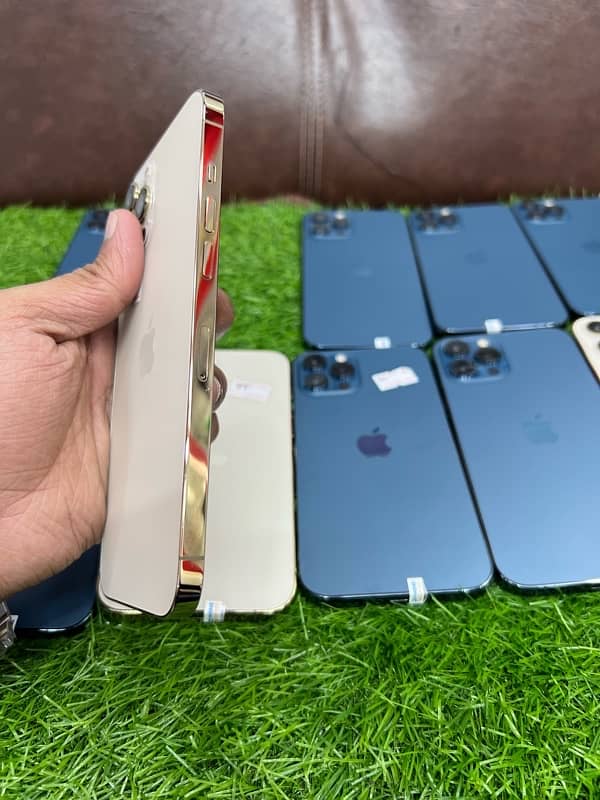iphone 12 Pro Max 4