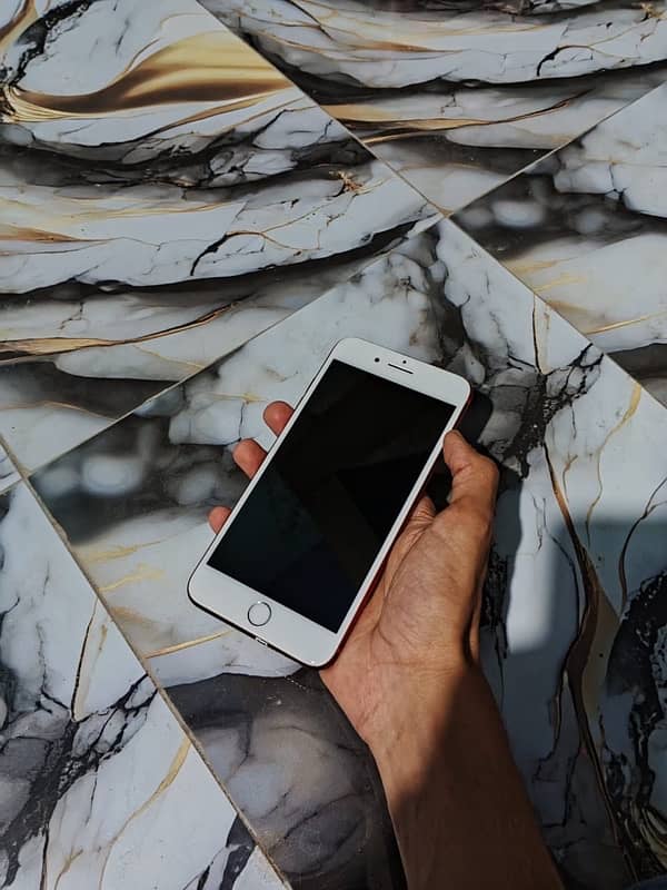 I’m selling iPhone 7plus 128gb 4