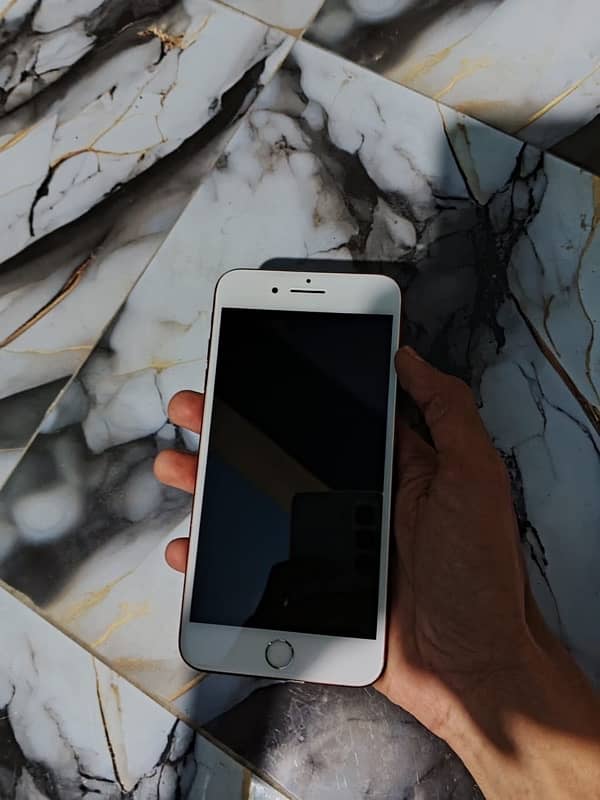 I’m selling iPhone 7plus 128gb 7