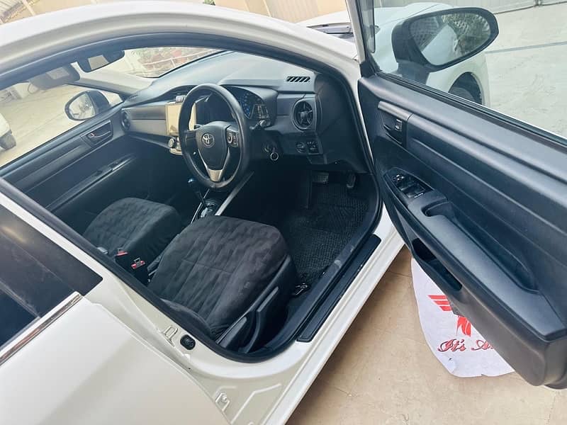 Toyota Corolla Axio 2019 8