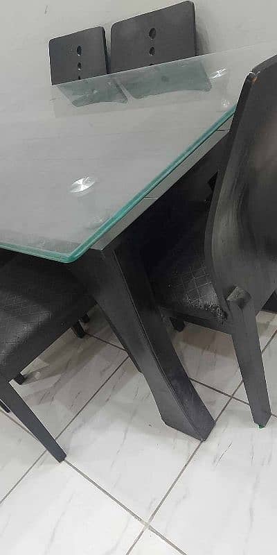 wood 6chears glass table 0