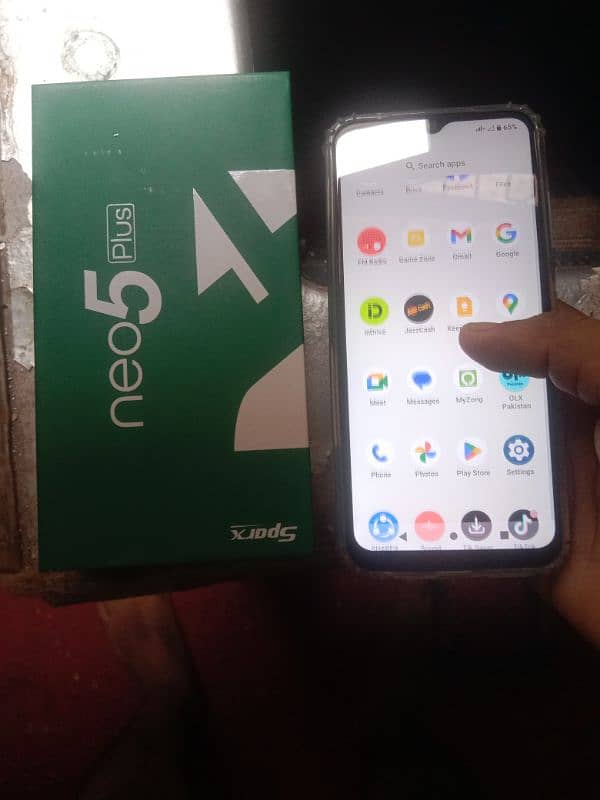 03054165081  spark with box and charger one hand use acchi condition 13