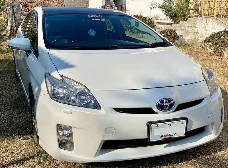 Prius Hybrid (Golden Number) -2011 FULLY LOADED! 1