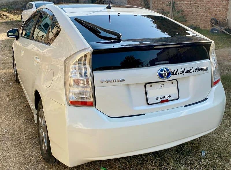 Prius Hybrid (Golden Number) -2011 FULLY LOADED! 3