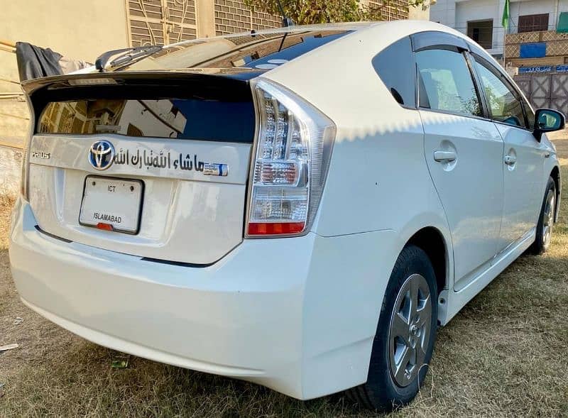 Prius Hybrid (Golden Number) -2011 FULLY LOADED! 5