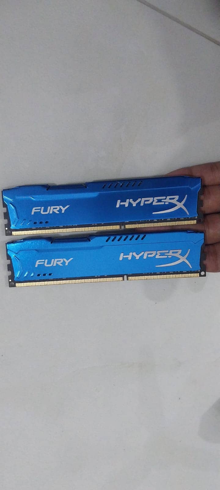 Hyper X Fury 2pcs 8Gb ddr3 1600 mhz Gaming RAM with heat syncs 2