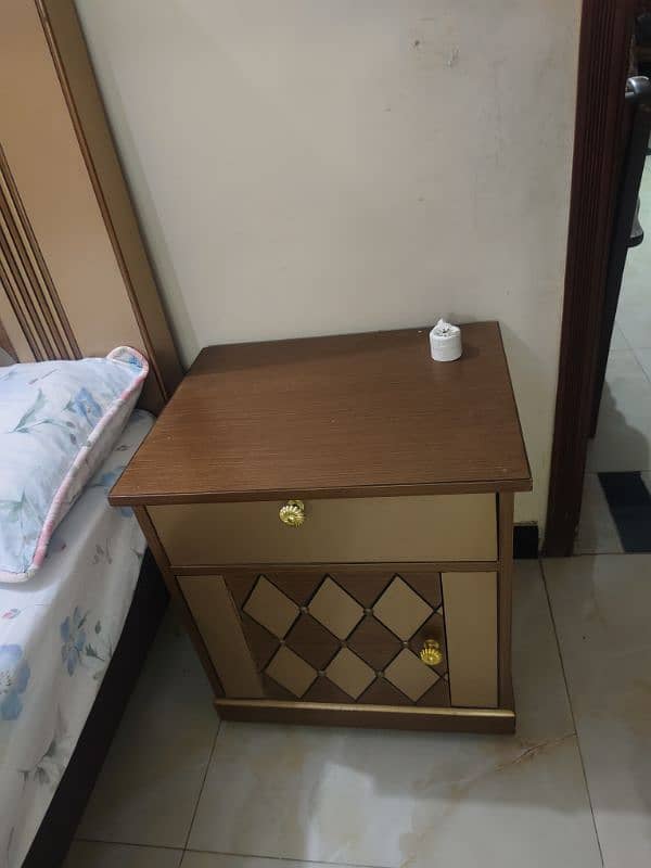 Complete Bed Set With Side Tables, Dressing & Showcase 0