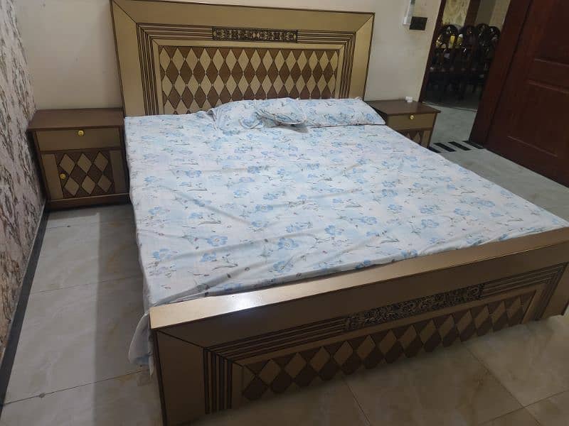 Complete Bed Set With Side Tables, Dressing & Showcase 2