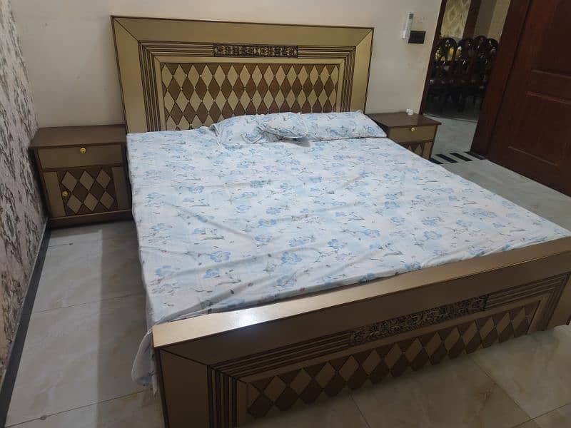 Complete Bed Set With Side Tables, Dressing & Showcase 4