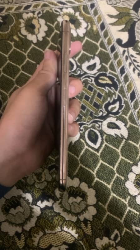 iPhone xsmax 256 factory unlock 1