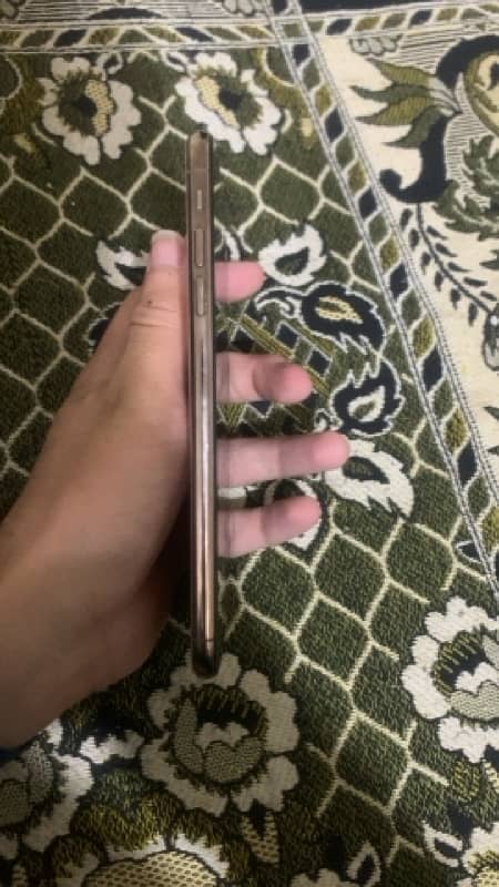 iPhone xsmax 256 factory unlock 2