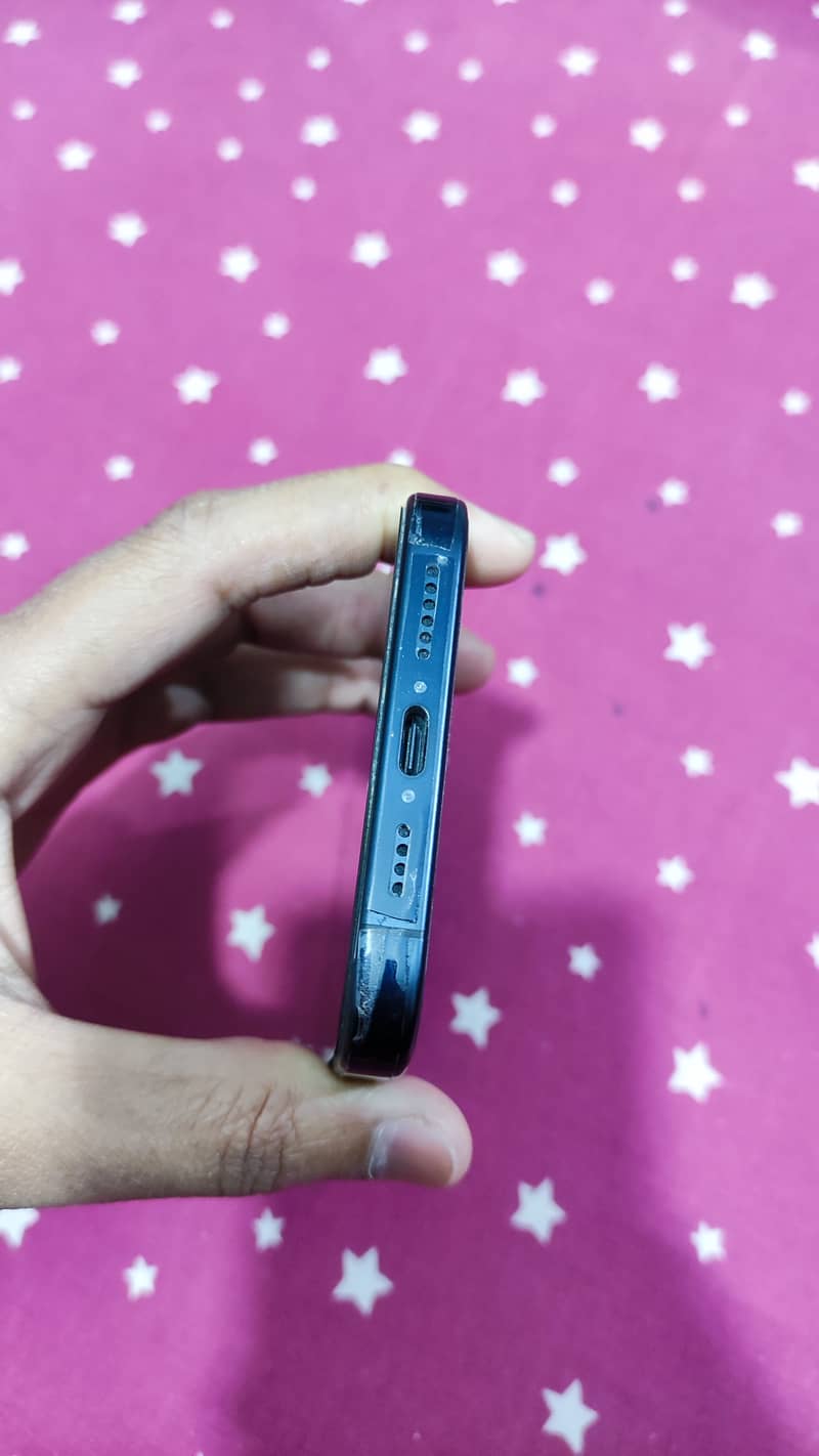 Apple iPhone 15 Pro Max 2