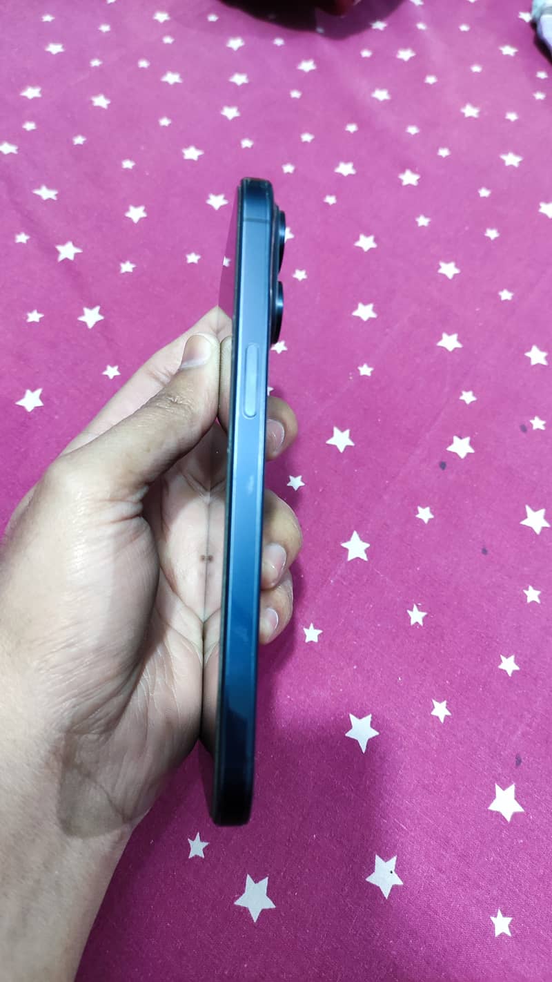 Apple iPhone 15 Pro Max 4