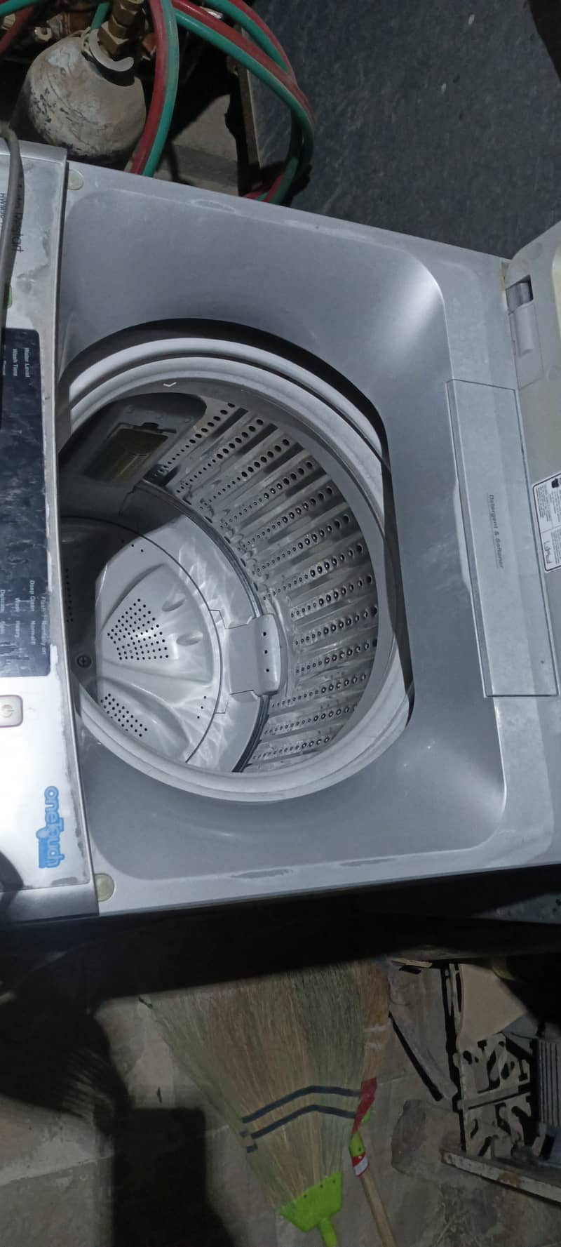 Haier Automatic washing machine, model HWM90-1789 5