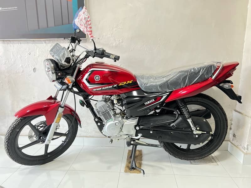 YAMAHA YBR 125G 3