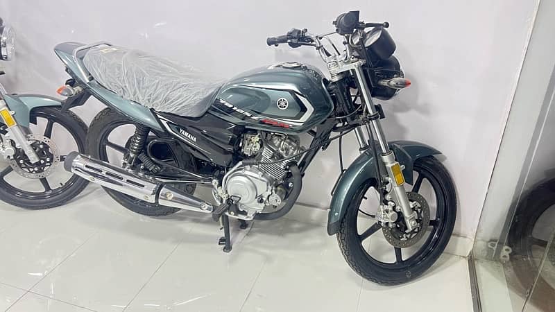 YAMAHA YBR 125G 5