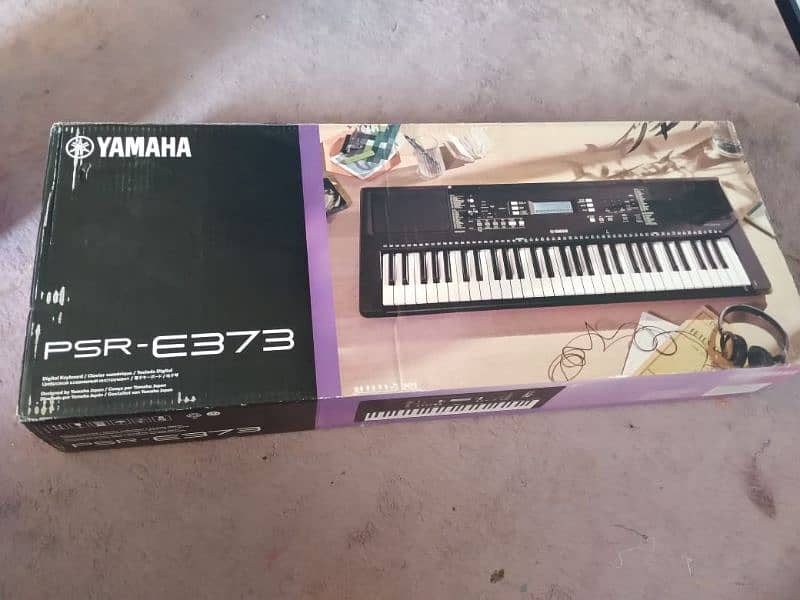 Piano Keyboard Yamaha Psr e373, Original With Stand, Original charger 2