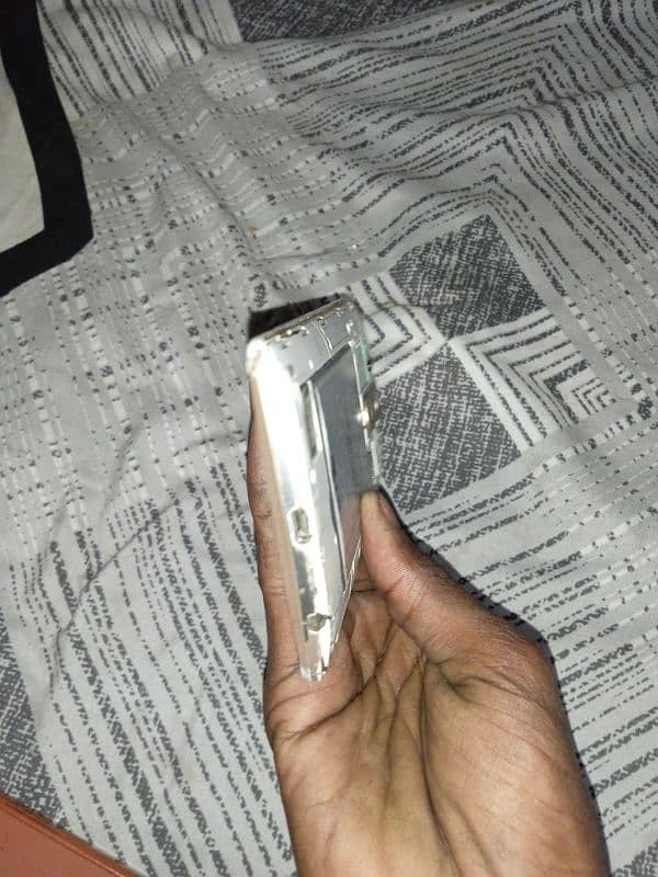 mobile name Lg G3 hai pta profe hai 3