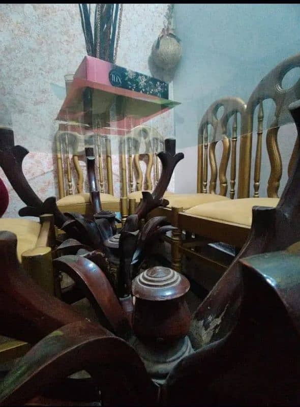six seated dining table 0