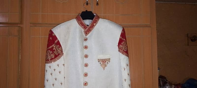 sherwani New Condition Larg Size only 1 hours use 1