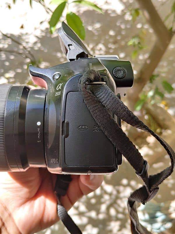 Sony Alpha A3500 Mirrorless 9