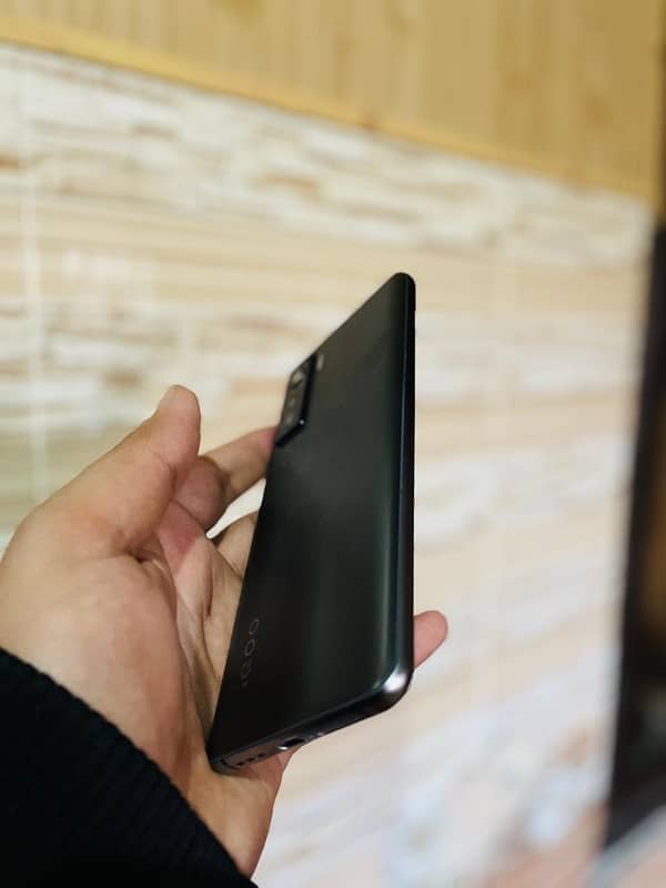 vivo IQOO 5G 256gb 1