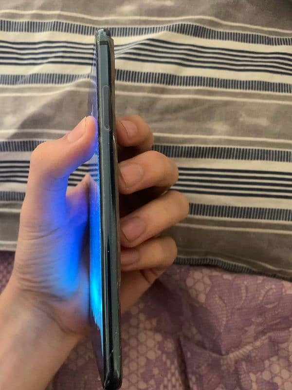 LG v30 5