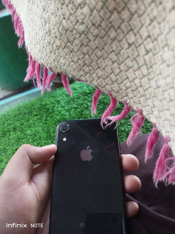 IPhone Xr total original with 83% bh 5