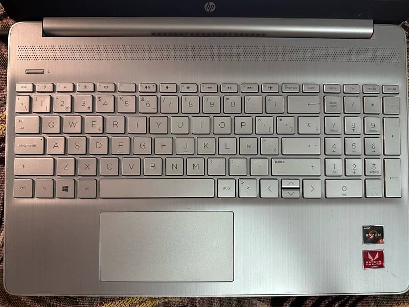 HP RYZEN 5 RADEON VEGA GRAPHICS AMD 1