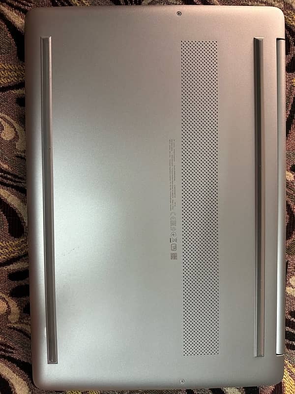HP RYZEN 5 RADEON VEGA GRAPHICS AMD 7